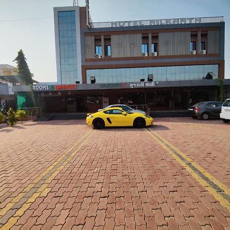 Hotel Nilkanth Navsari Bagian luar foto