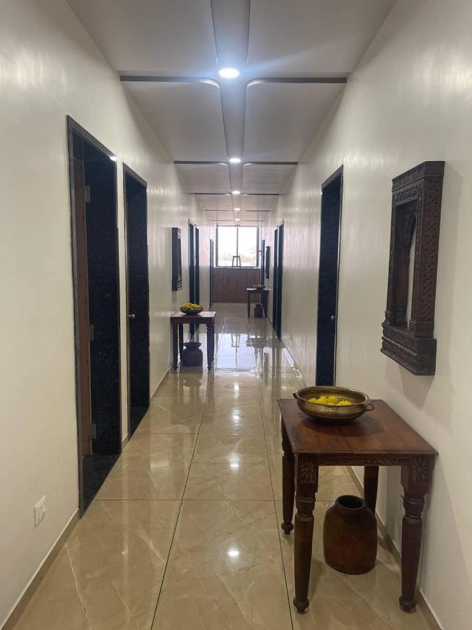 Hotel Nilkanth Navsari Bagian luar foto