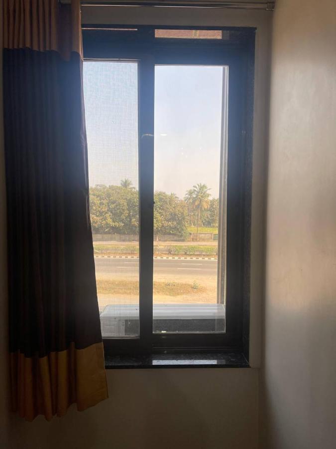 Hotel Nilkanth Navsari Bagian luar foto