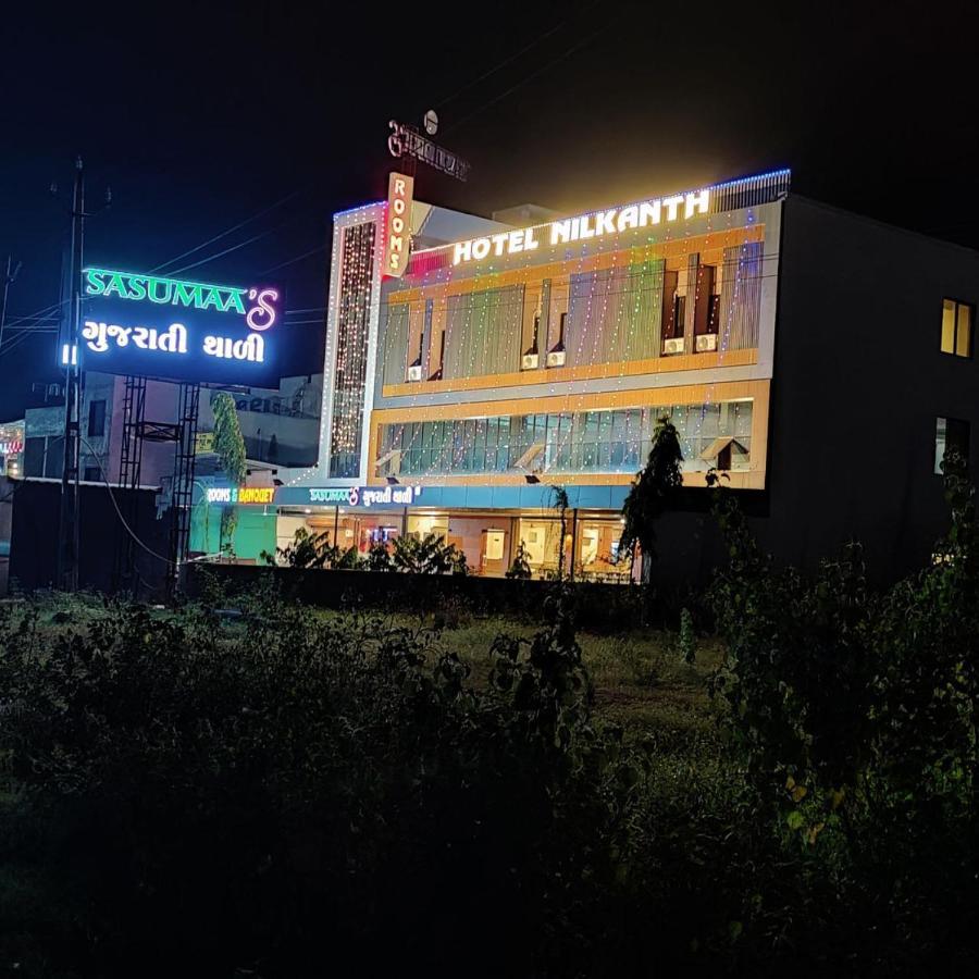 Hotel Nilkanth Navsari Bagian luar foto