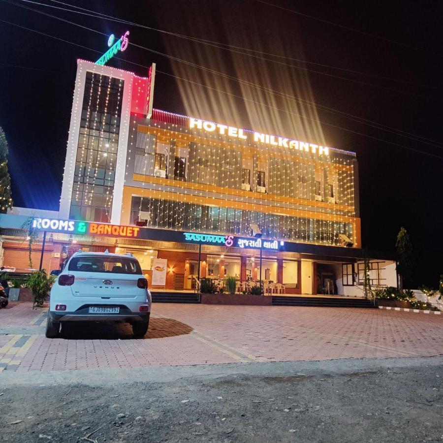 Hotel Nilkanth Navsari Bagian luar foto