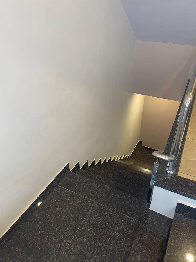Hotel Nilkanth Navsari Bagian luar foto