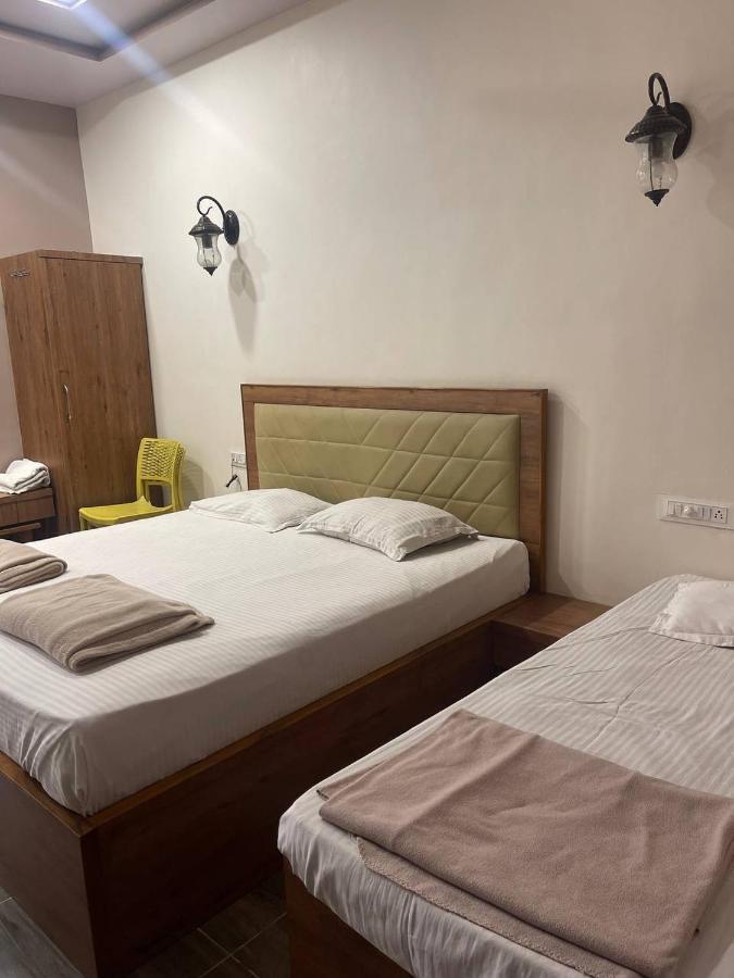 Hotel Nilkanth Navsari Bagian luar foto